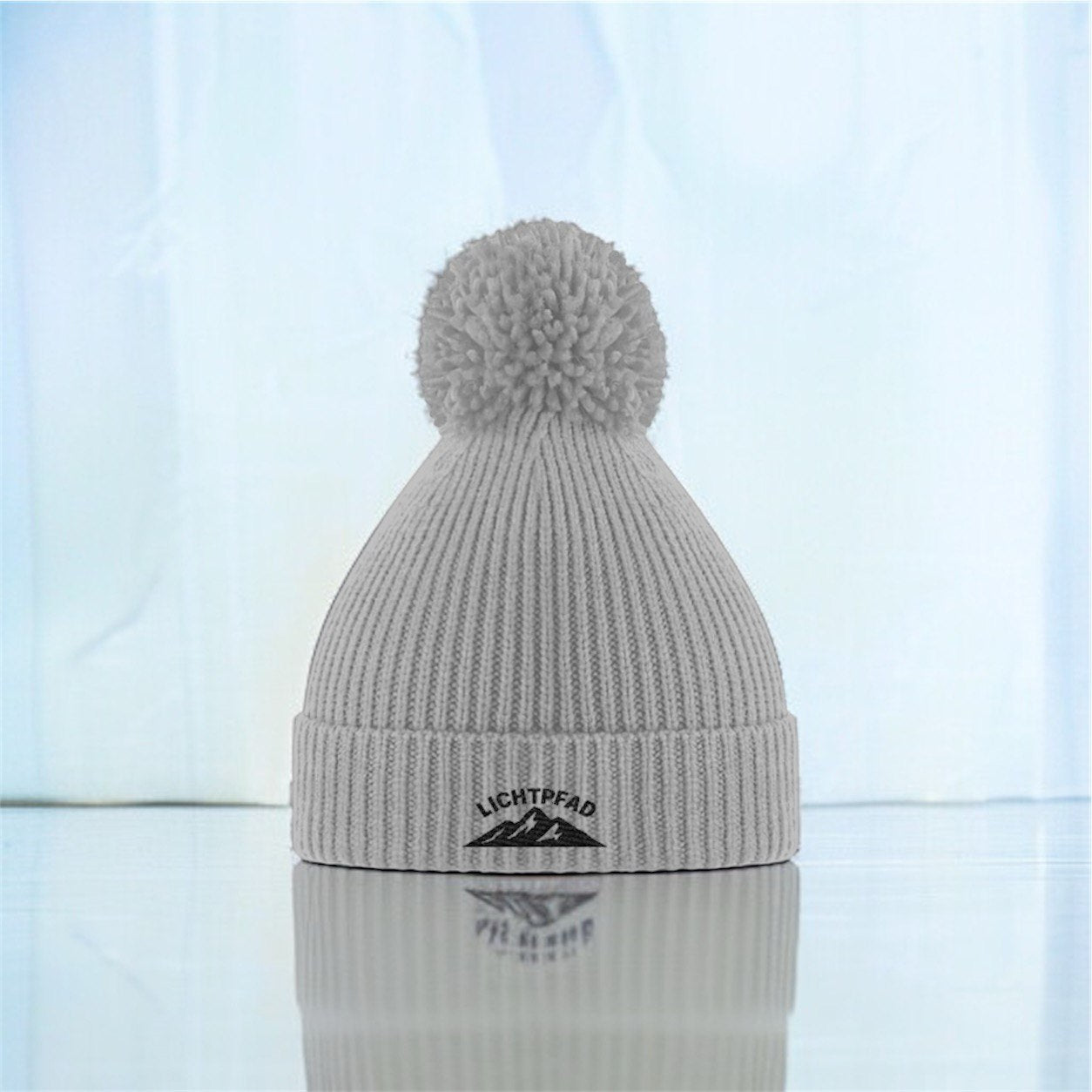 Lichtpfad-Bommelmütze Mit Stick  - Warm, Stillvoll & Bequem